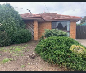 3 Bedroom house in the good location of Hoppers Crossing that is no... - Photo 6