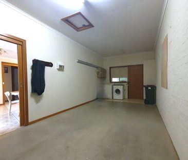 Cosy & Quiet Unit Close to Town - Photo 2