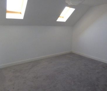 3 bedroom flat to rent - Photo 4