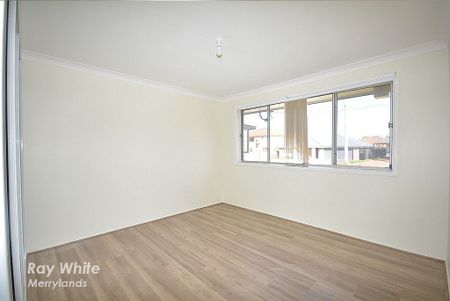 LARGE SIZED 3 BEDROOM HOME WITH AC! - Photo 3