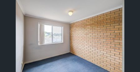 Spacious Townhouse In A Quiet Complex - Photo 3