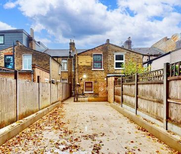 4 bedroom terraced house to rent - Photo 5