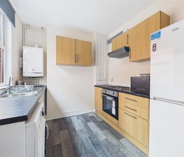 2 bedroom Terraced House to rent - Photo 6