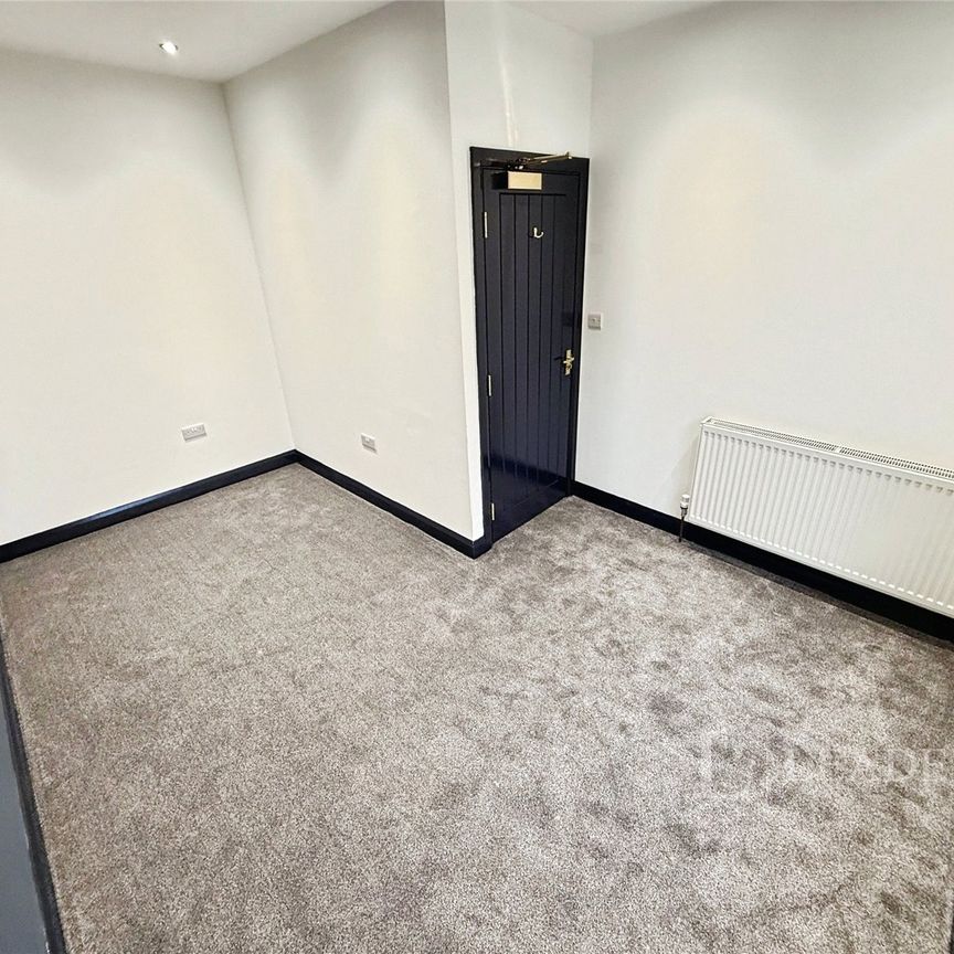 3 bedroom house to rent Harold Grove, Leeds, West Yorkshire, LS6 - Photo 1