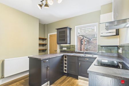 2 bedroom semi-detached house to rent - Photo 5