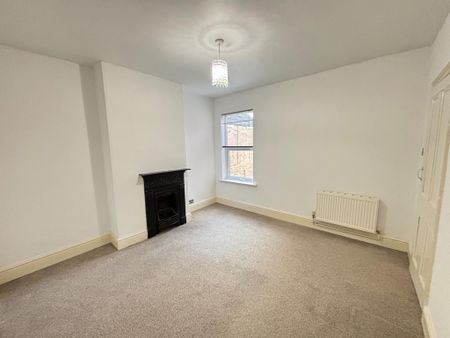 2 bedroom terraced house to rent - Photo 4