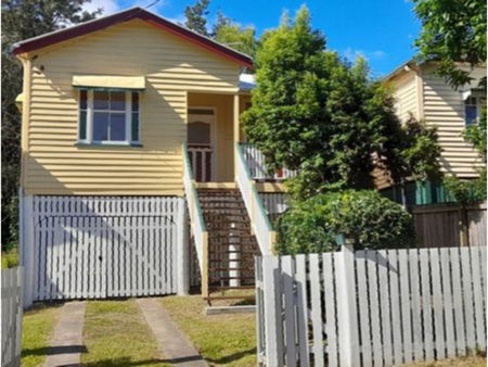 3 Bedroom for rent 12month lease Unfurnished - Photo 2