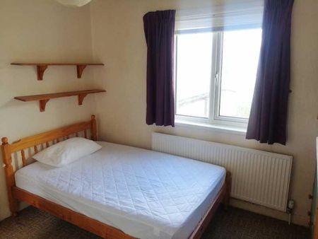 4 bedroom terraced house to rent - Photo 3