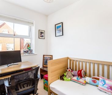 3 bedroom end of terrace house to rent - Photo 6