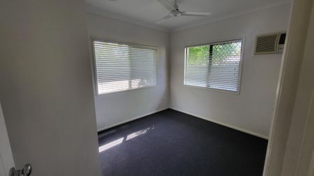 Modern Lowset - Photo 5