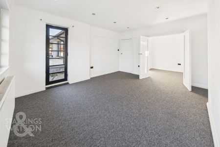 2 bedroom maisonette to rent - Photo 2