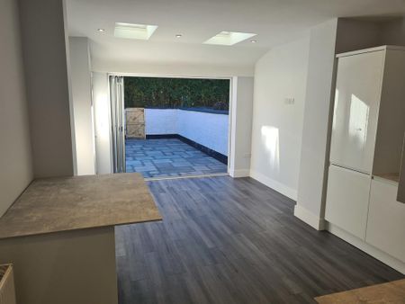 2 bedroom terraced house to rent - Photo 5