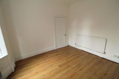 4 bedroom terraced house to rent - Photo 5