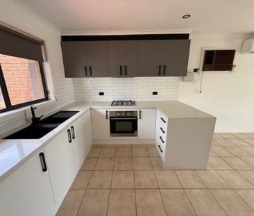 RENOVATED TWO BEDROOM UNIT! - Photo 3