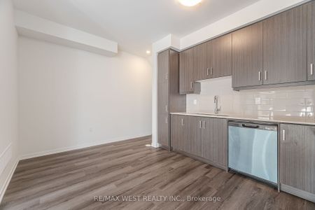 For Lease - 141 Honeycrisp Crescent Unit# 195, Vaughan, Ontario - Photo 2