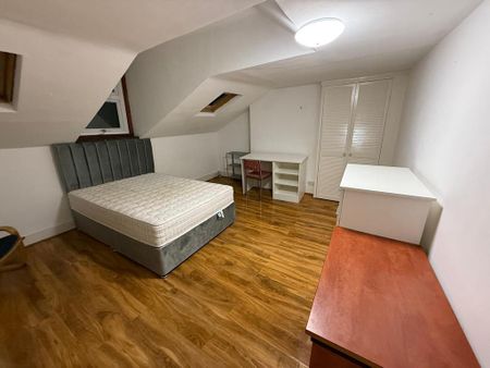 6 bedroom terraced house to rent - Photo 4