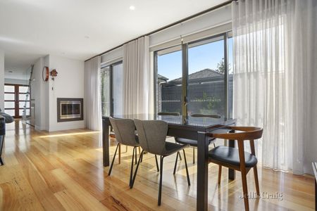 1/70 Ella Grove, Chelsea - Photo 3