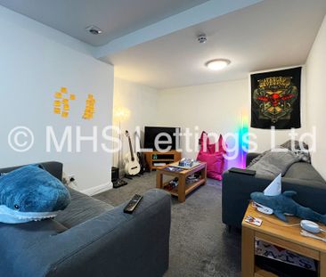 2 Bedroom Penthouse for rent in Hyde Park Road - Photo 2