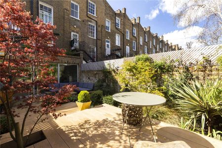 Stunning three bedroom terraced house refurbished to an excellent standard throughout. - Photo 3