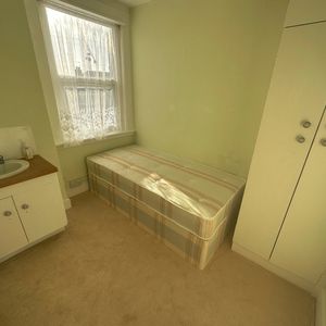 Room in a Shared House, Riffel Road, NW2 - Photo 2