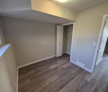 Beautiful Renovated Duplex in North Red Deer - Photo 5