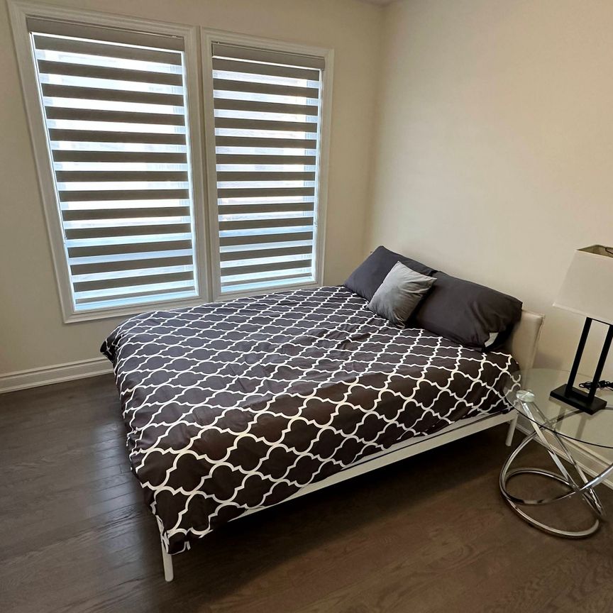 For Lease - 3346 Millicent Avenue Unit# Coach House, Oakville, Ontario - Photo 1