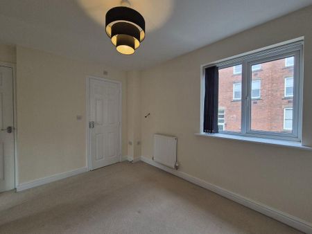3 bedroom semi-detached house to rent - Photo 3