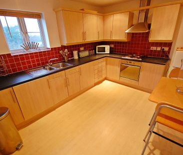 2 bedroom apartment to rent - Photo 4