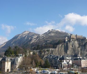Location Appartement 2 pièces 47m² GRENOBLE 38000 - Photo 6