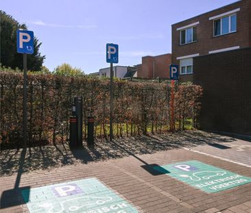 Mooi en lichtrijk appartement met 2 terrassen - Photo 2