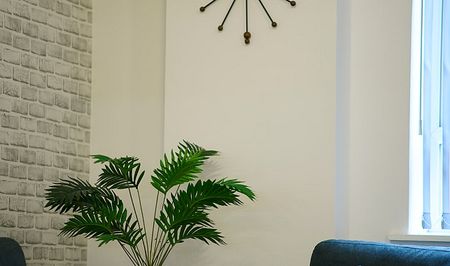 New 7-Bedroom En Suite Apartment Just Minutes from University of Sheffield and Hallam! - Photo 2