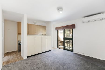108 McElhone Street, Woolloomooloo NSW 2011 - Townhouse For Rent | Domain - Photo 2