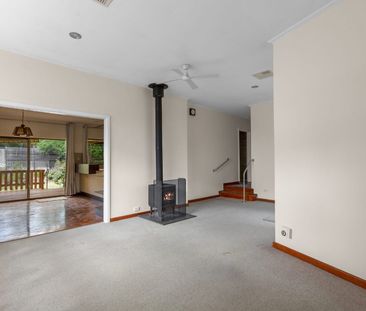 Amazing Location - Beautifully Presented! - Photo 1