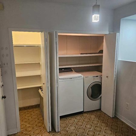 Superbe 3 ½ rénové | Tout inclus (Électros, Électricité) | 1.5 SDB | Métro Honoré-Beaugrand - Photo 3