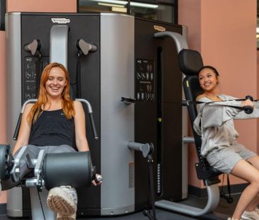 1 bedroom in a flat share to rent - Photo 2