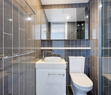 Stunning Residence at Silverleaf Apartments - South Melbourne - Photo 3