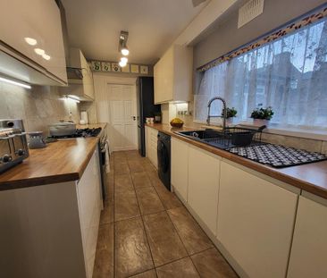 1 bedroom semi-detached house to rent - Photo 5