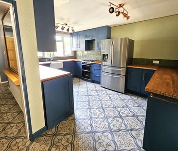 3 bedroom end of terrace house to rent - Photo 6