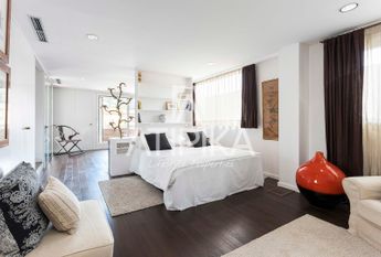 Impresionante ático en alquiler con parking en Pedralbes, Barcelona