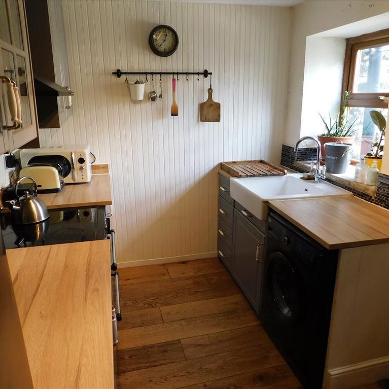 2 bedroom terraced house to rent - Photo 1