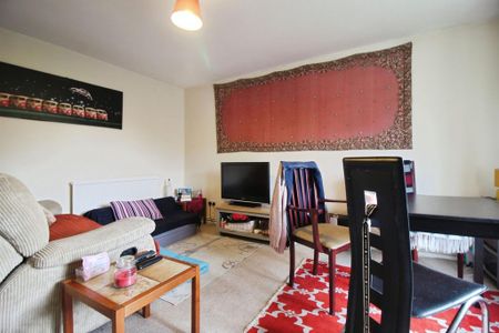 2 bedroom property to rent - Photo 2