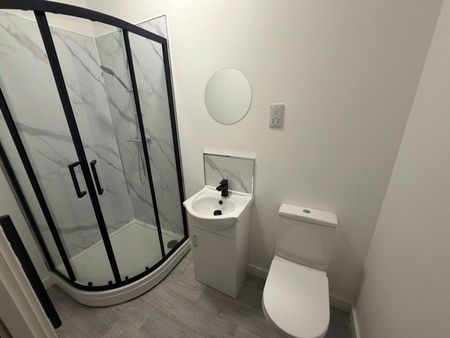 Flat to rent on - Photo 4