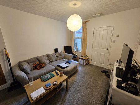 4 bedroom terraced house to rent - Photo 2