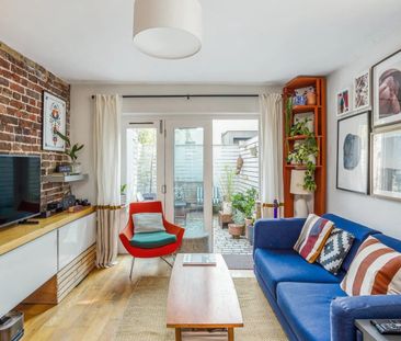 2 Bed Semi-Detached House, The Coach House, N4 - Photo 1