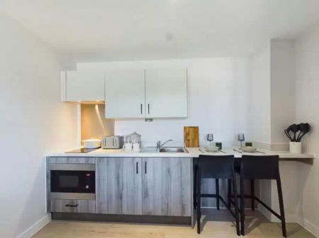 Crown Suite - Photo 3