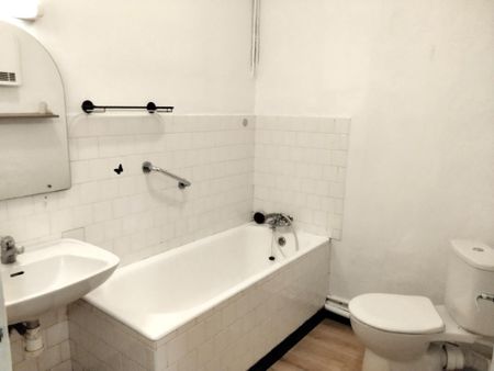 Location Appartement 2 pièces 52m² ST AMBROIX 30500 - Photo 2