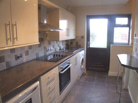 1 bedroom mews to rent - Photo 2