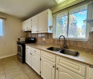 For Lease - 135 Luxury Avenue Unit# Main, Bradford West Gwillimbury... - Photo 5