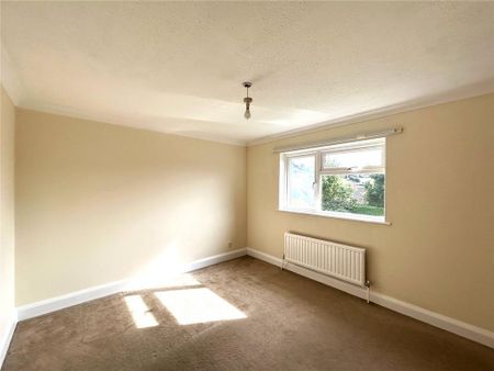 4 bedroom detached house to rent - Photo 3