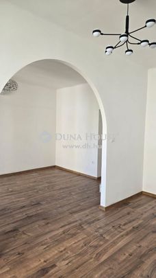 For rent Apartment, Budapest 13 district Csend, napfény, 3 szoba, nagy terasz, jó közlekedés! - Photo 1